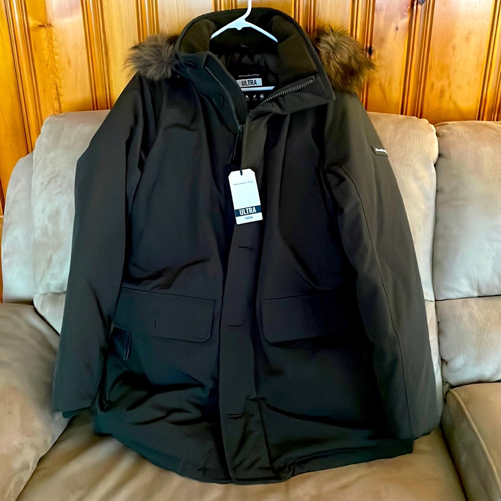 Abercrombie & Fitch Ultra Parka never worn new with tags. Size L
